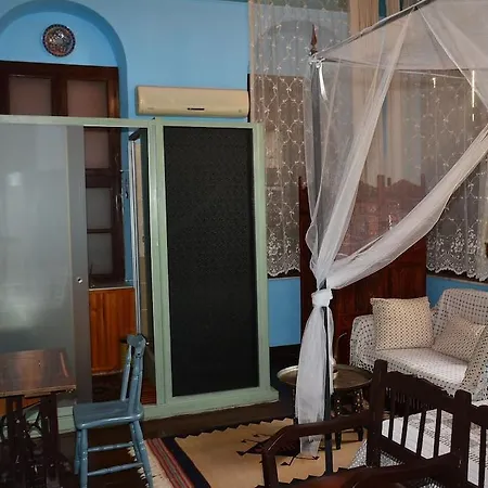 Cunda Zehra Teyzenin Evi Pensionat 4*