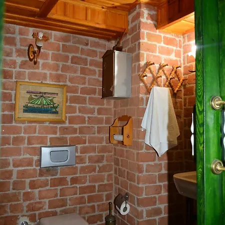 Pensionat Cunda Zehra Teyzenin Evi 4*