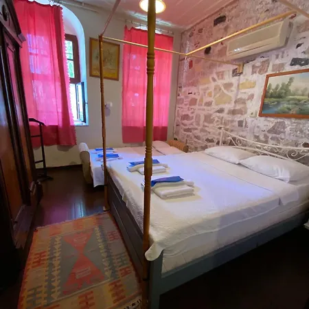 Guest house Cunda Zehra Teyzenin Evi