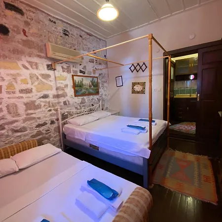 Cunda Zehra Teyzenin Evi Guest house 3*