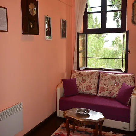 Cunda Zehra Teyzenin Evi Pensionat 4*