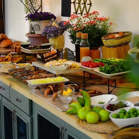 Pensionat Cunda Zehra Teyzenin Evi 4*