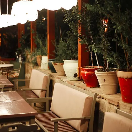 Pensionat Cunda Zehra Teyzenin Evi 4*