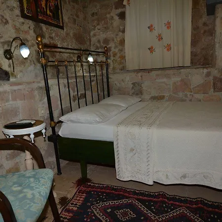 Cunda Zehra Teyzenin Evi Ayvalı