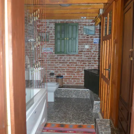 Cunda Zehra Teyzenin Evi Ayvalı