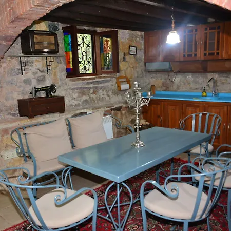 Гостевой дом Cunda Zehra Teyzenin Evi Айвалык