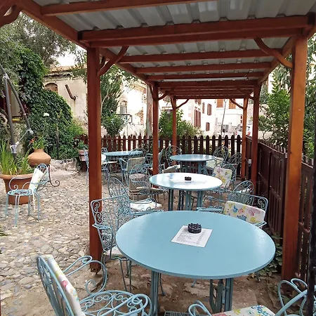 Cunda Zehra Teyzenin Evi Гостевой дом 4*