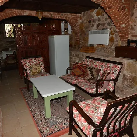 Cunda Zehra Teyzenin Evi Πανσιόν Ayvalı